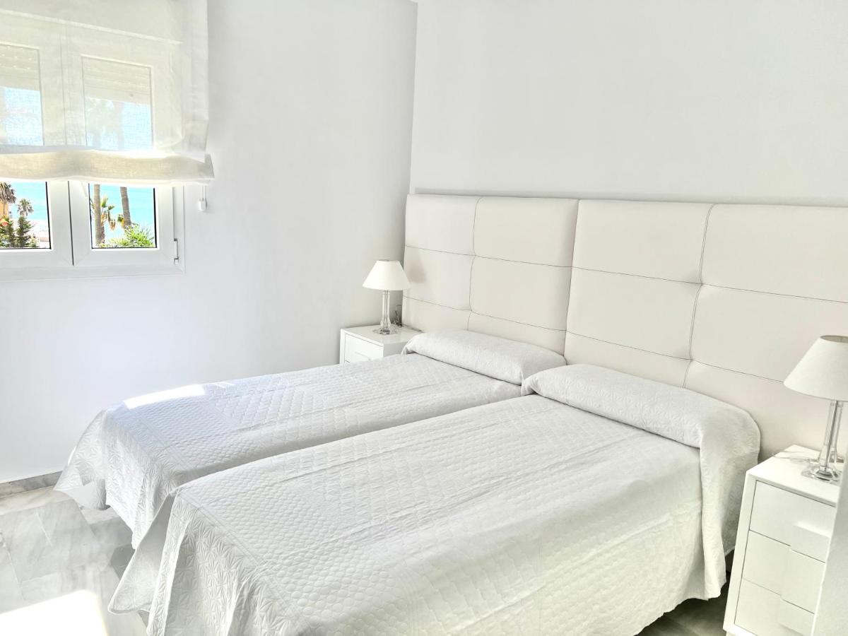 Mi Capricho 170 Beachfront Apartment Sitio de Calahonda Ngoại thất bức ảnh