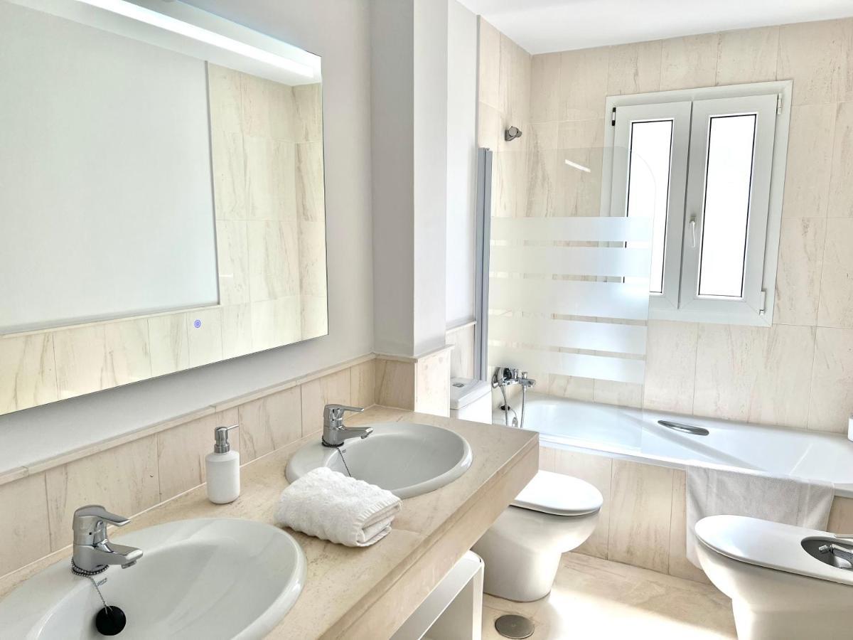Mi Capricho 170 Beachfront Apartment Sitio de Calahonda Ngoại thất bức ảnh
