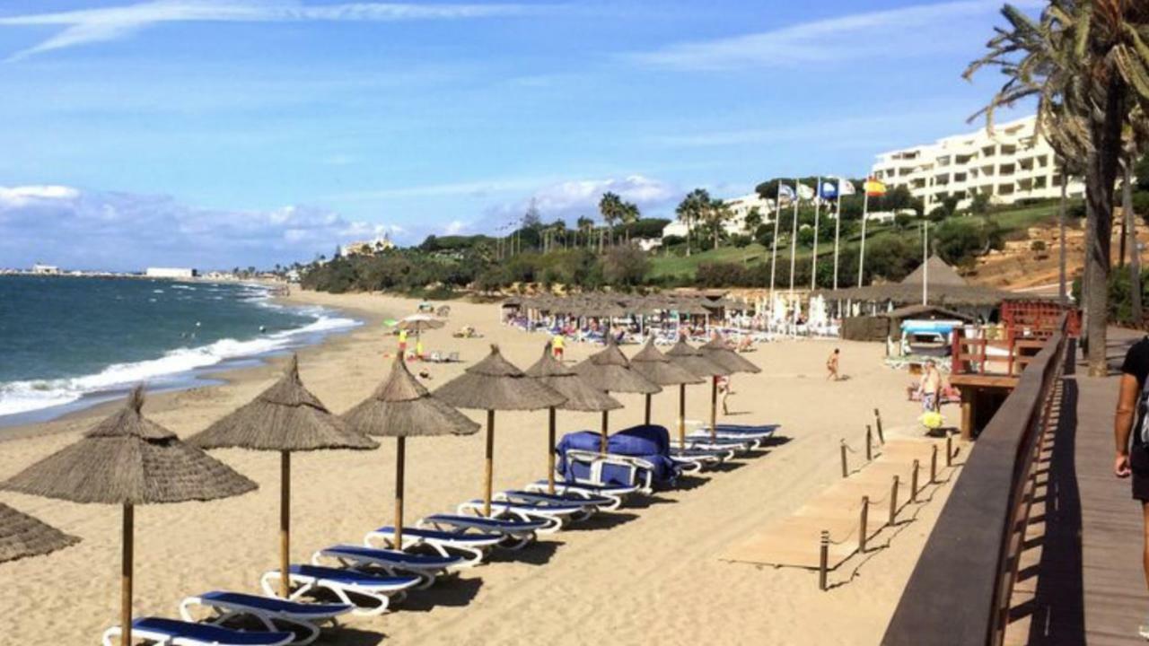 Mi Capricho 170 Beachfront Apartment Sitio de Calahonda Ngoại thất bức ảnh