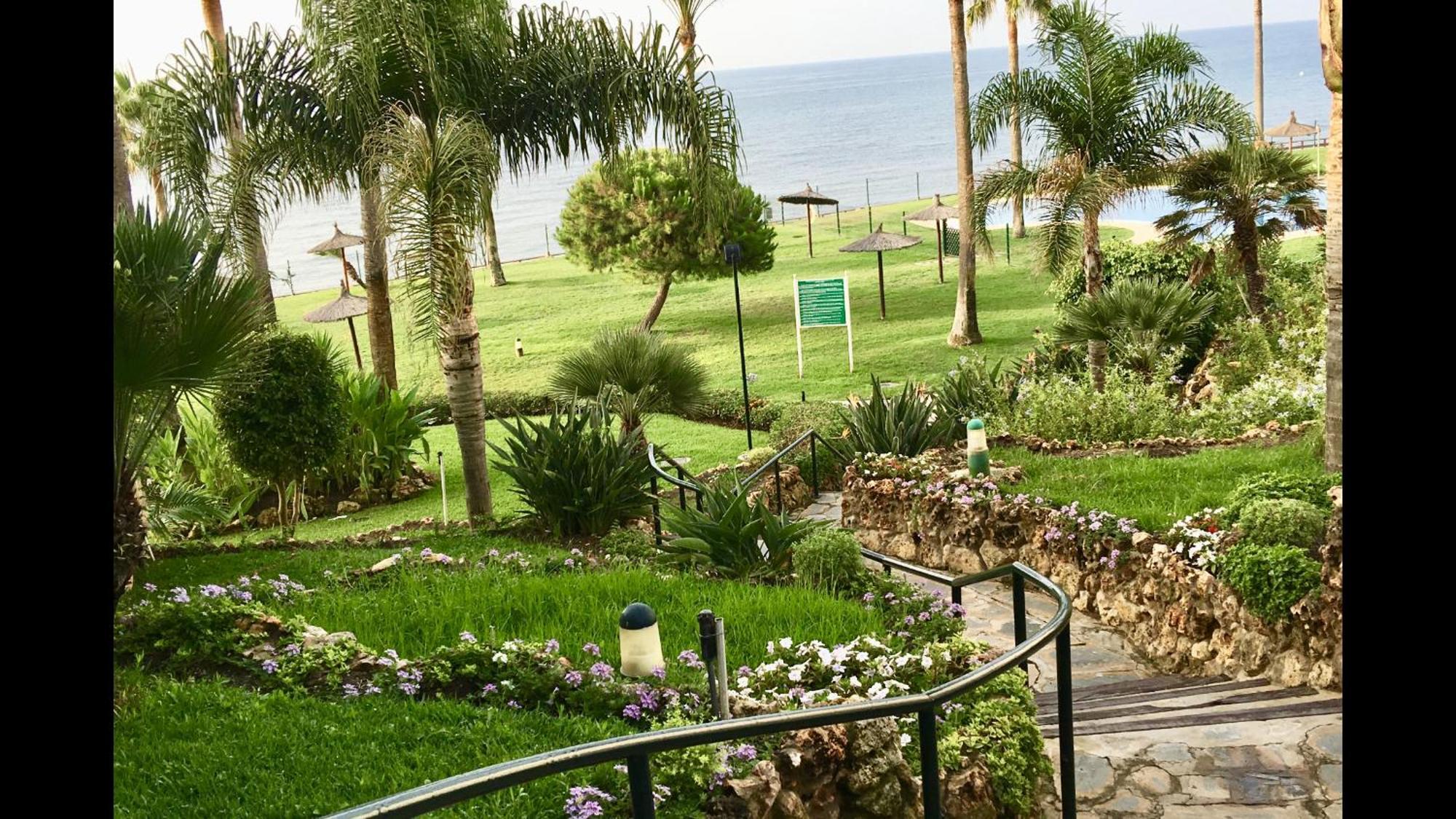 Mi Capricho 170 Beachfront Apartment Sitio de Calahonda Ngoại thất bức ảnh